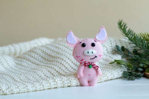 Новорічна іграшка "Свинка WoollyFox"